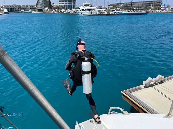 Custom kosher tours - kosher scuba and sailing.